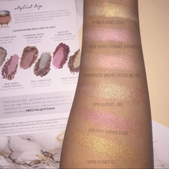 Becca Light Chaser Highlighter in Amethyst - Picture 7 of 7